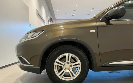 Mitsubishi Outlander III рестайлинг 3, 2018 год, 1 990 000 рублей, 11 фотография