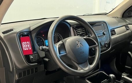 Mitsubishi Outlander III рестайлинг 3, 2018 год, 1 990 000 рублей, 26 фотография