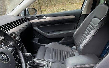 Volkswagen Passat B8 рестайлинг, 2019 год, 2 300 000 рублей, 12 фотография