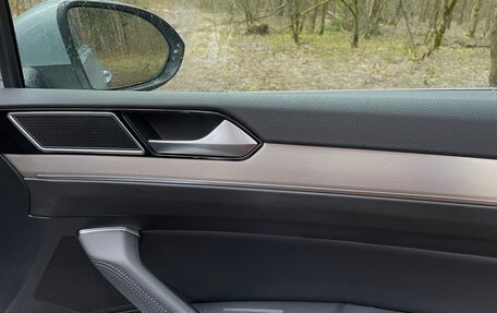 Volkswagen Passat B8 рестайлинг, 2019 год, 2 300 000 рублей, 16 фотография