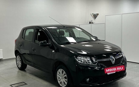 Renault Sandero II рестайлинг, 2015 год, 850 000 рублей, 2 фотография