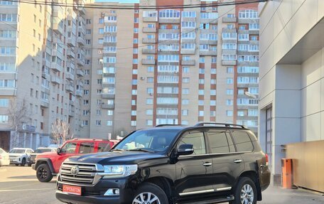 Toyota Land Cruiser 200, 2018 год, 4 849 000 рублей, 3 фотография