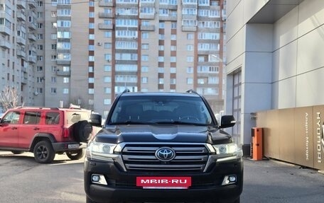 Toyota Land Cruiser 200, 2018 год, 4 849 000 рублей, 2 фотография