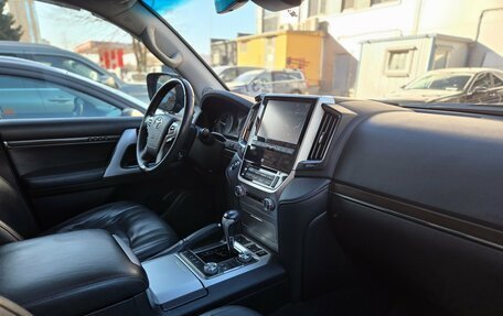 Toyota Land Cruiser 200, 2018 год, 4 849 000 рублей, 9 фотография