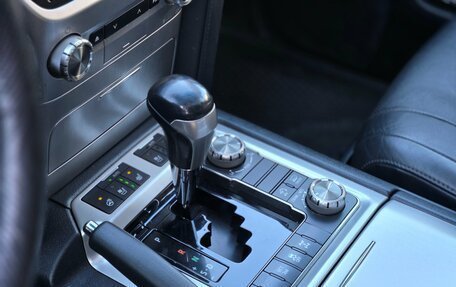 Toyota Land Cruiser 200, 2018 год, 4 849 000 рублей, 12 фотография