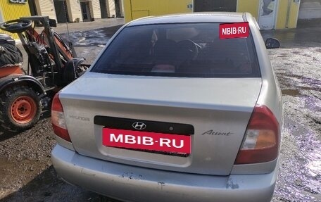 Hyundai Accent II, 2005 год, 330 000 рублей, 2 фотография