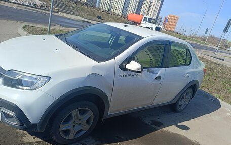 Renault Logan II, 2021 год, 990 000 рублей, 3 фотография