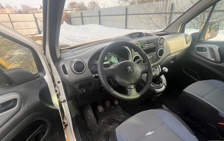 Peugeot Partner II рестайлинг 2, 2016 год, 950 000 рублей, 13 фотография