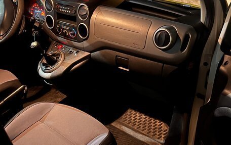 Peugeot Partner II рестайлинг 2, 2016 год, 950 000 рублей, 6 фотография