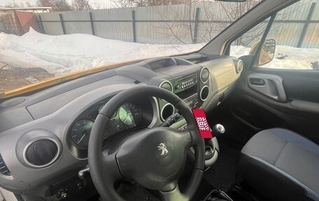 Peugeot Partner II рестайлинг 2, 2016 год, 950 000 рублей, 21 фотография