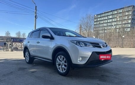 Toyota RAV4, 2013 год, 1 850 000 рублей, 2 фотография