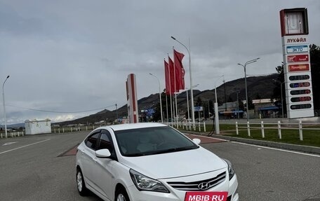 Hyundai Solaris II рестайлинг, 2015 год, 890 000 рублей, 2 фотография