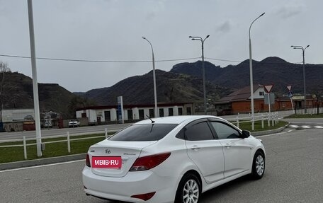 Hyundai Solaris II рестайлинг, 2015 год, 890 000 рублей, 4 фотография