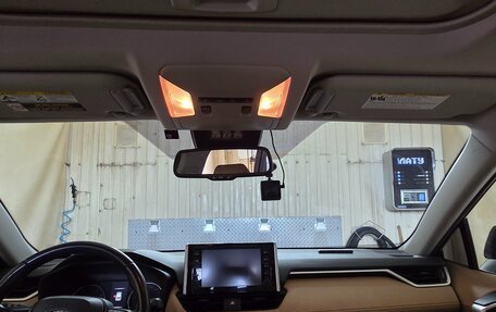 Toyota RAV4, 2019 год, 3 500 000 рублей, 4 фотография