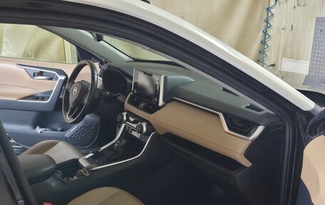 Toyota RAV4, 2019 год, 3 500 000 рублей, 9 фотография