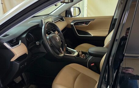 Toyota RAV4, 2019 год, 3 500 000 рублей, 8 фотография