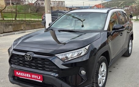 Toyota RAV4, 2019 год, 3 500 000 рублей, 2 фотография