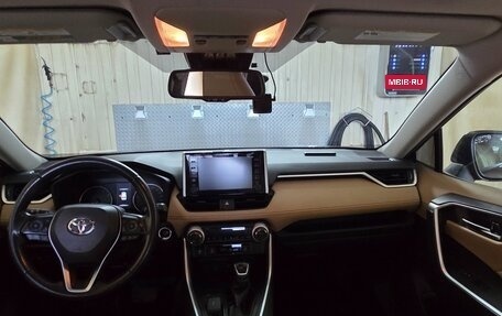 Toyota RAV4, 2019 год, 3 500 000 рублей, 12 фотография