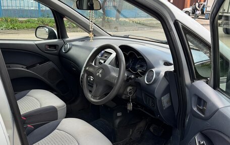 Mitsubishi Colt VI рестайлинг, 2002 год, 550 000 рублей, 5 фотография