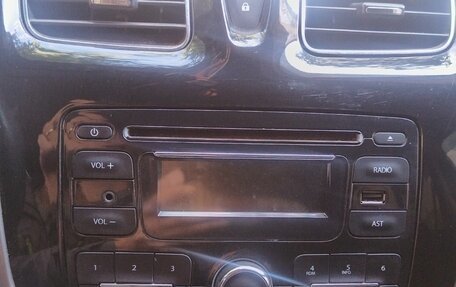 Renault Logan II, 2014 год, 750 000 рублей, 9 фотография