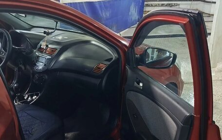 Hyundai Solaris II рестайлинг, 2012 год, 650 000 рублей, 12 фотография