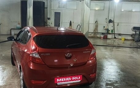 Hyundai Solaris II рестайлинг, 2012 год, 650 000 рублей, 10 фотография