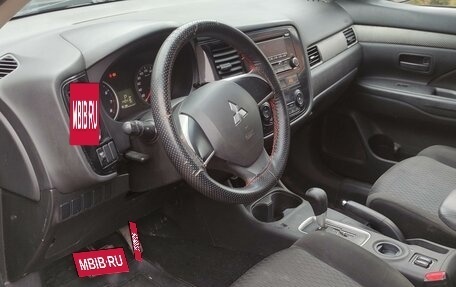 Mitsubishi Outlander III рестайлинг 3, 2012 год, 920 000 рублей, 6 фотография