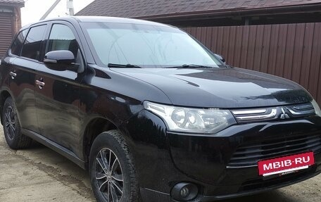 Mitsubishi Outlander III рестайлинг 3, 2012 год, 920 000 рублей, 2 фотография