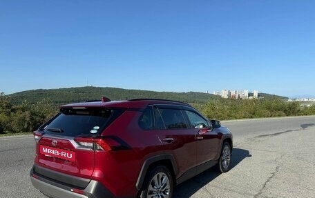 Toyota RAV4, 2019 год, 3 200 000 рублей, 5 фотография