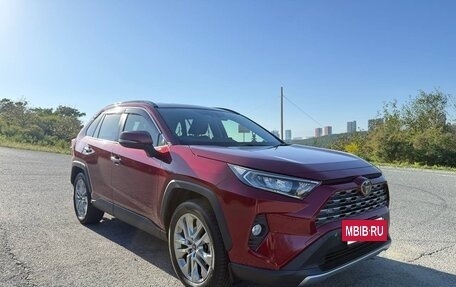 Toyota RAV4, 2019 год, 3 200 000 рублей, 4 фотография