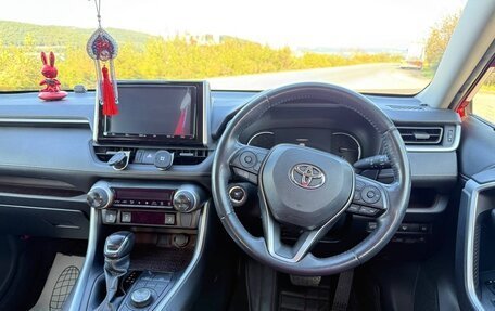 Toyota RAV4, 2019 год, 3 200 000 рублей, 23 фотография