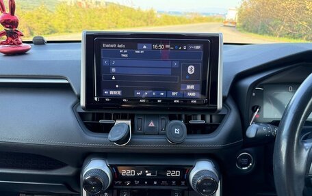 Toyota RAV4, 2019 год, 3 200 000 рублей, 28 фотография