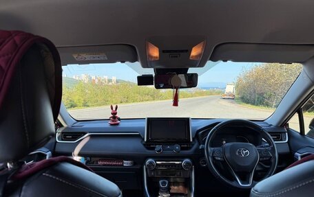 Toyota RAV4, 2019 год, 3 200 000 рублей, 31 фотография