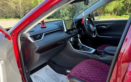 Toyota RAV4, 2019 год, 3 200 000 рублей, 33 фотография