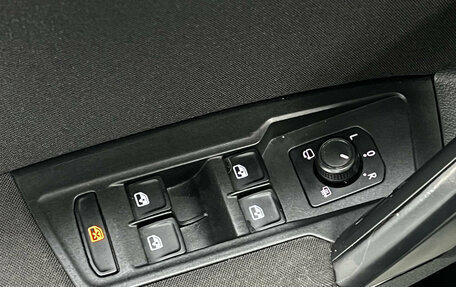 Volkswagen Tiguan II, 2018 год, 2 990 000 рублей, 10 фотография