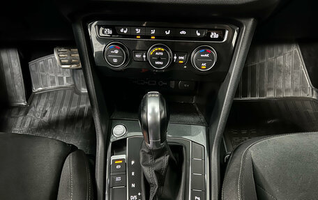 Volkswagen Tiguan II, 2018 год, 2 990 000 рублей, 15 фотография