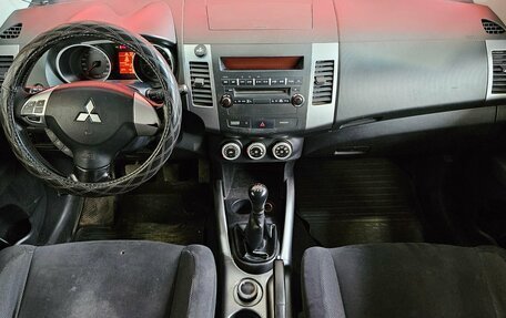 Mitsubishi Outlander III рестайлинг 3, 2008 год, 549 000 рублей, 9 фотография