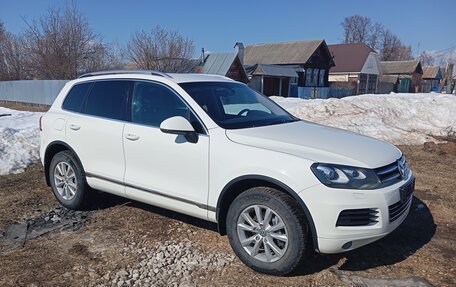 Volkswagen Touareg III, 2011 год, 1 800 000 рублей, 1 фотография