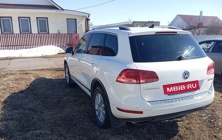 Volkswagen Touareg III, 2011 год, 1 800 000 рублей, 5 фотография