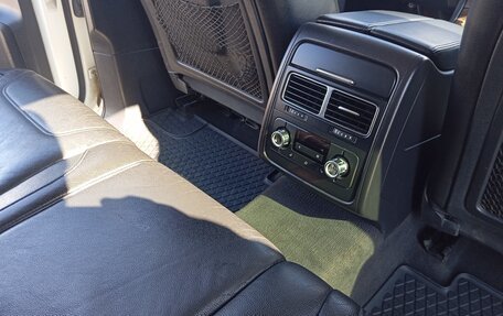 Volkswagen Touareg III, 2011 год, 1 800 000 рублей, 17 фотография