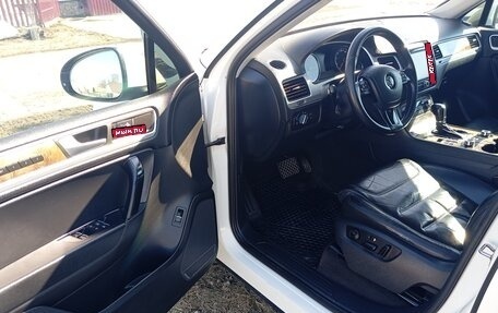 Volkswagen Touareg III, 2011 год, 1 800 000 рублей, 11 фотография