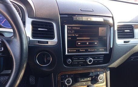 Volkswagen Touareg III, 2011 год, 1 800 000 рублей, 25 фотография