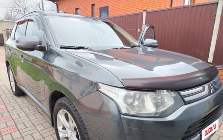 Mitsubishi Outlander III рестайлинг 3, 2014 год, 1 330 000 рублей, 9 фотография