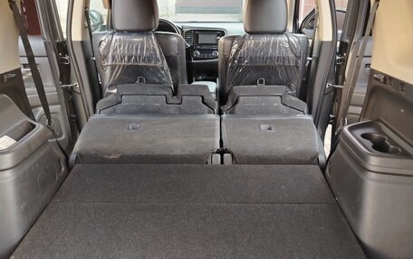 Mitsubishi Outlander III рестайлинг 3, 2014 год, 1 330 000 рублей, 18 фотография