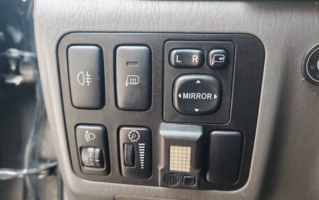 Toyota Land Cruiser Prado 120 рестайлинг, 2003 год, 1 800 000 рублей, 13 фотография