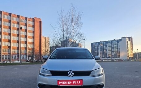 Volkswagen Jetta VI, 2011 год, 1 150 000 рублей, 3 фотография