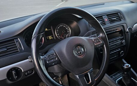 Volkswagen Jetta VI, 2011 год, 1 150 000 рублей, 10 фотография