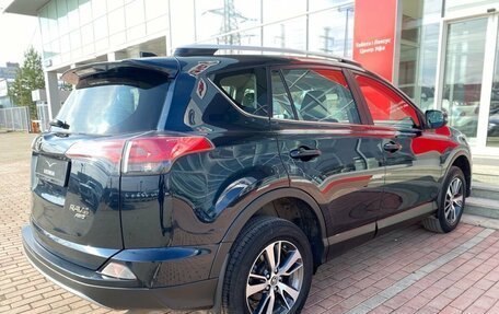 Toyota RAV4, 2017 год, 2 390 000 рублей, 4 фотография