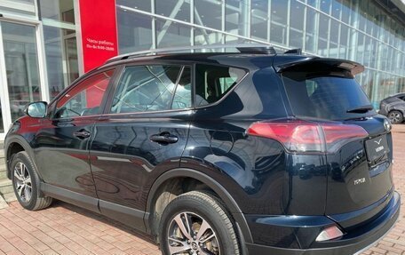 Toyota RAV4, 2017 год, 2 390 000 рублей, 6 фотография