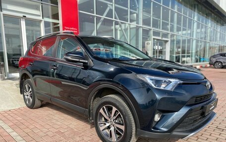 Toyota RAV4, 2017 год, 2 390 000 рублей, 3 фотография